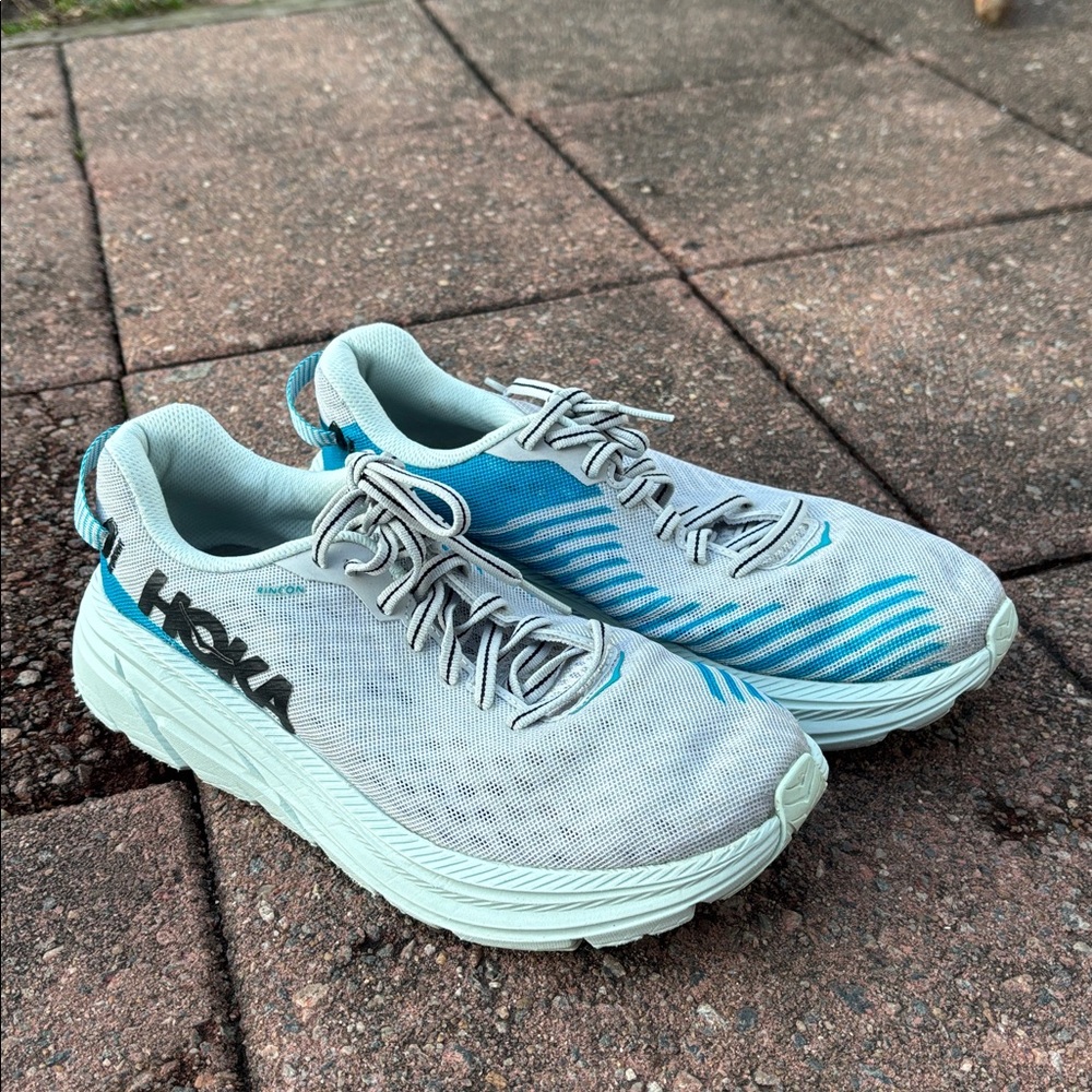Hoka One Rincon Running Shoes in Light Grey and Blue Colorway